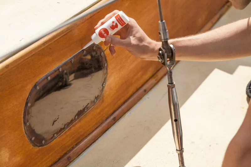 Captain Tolleys Creeping Crack Cure - 60ml-1