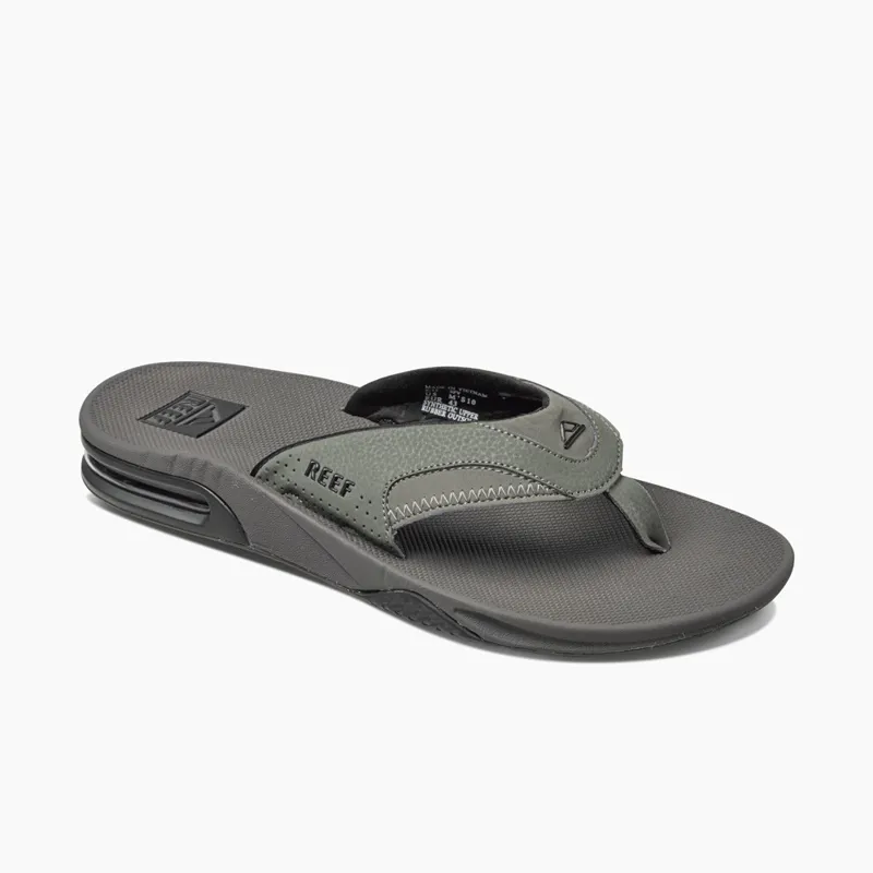 Reef Fanning Flip Flops in Grey/Black