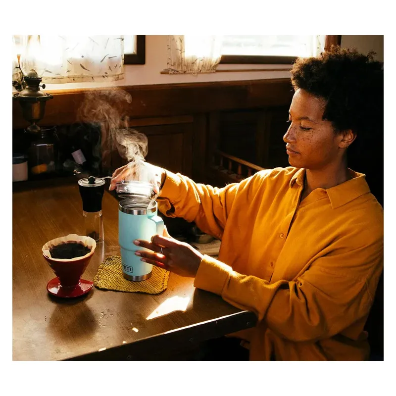 Yeti Rambler Travel Mug 20oz Ultramarine Violet-4