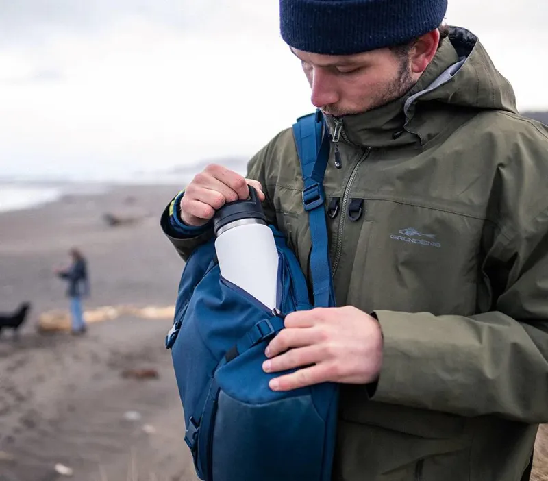 Yeti Rambler 36oz Bottle with Chug CapNavy-4