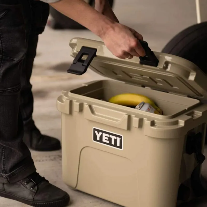 Yeti Roadie 15L CAPE TAUPE/PAMPA-12